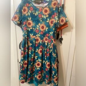 Lularoe Amelia dress with pockets excellent condition